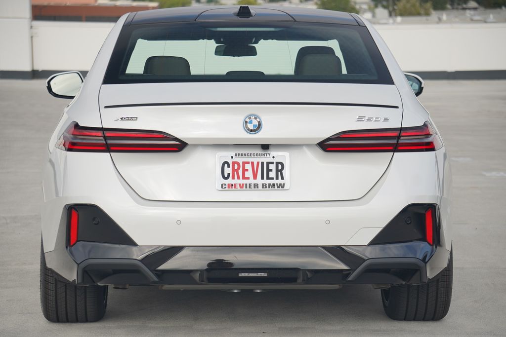 Thumbnail: 2026 BMW 5 Series - 6