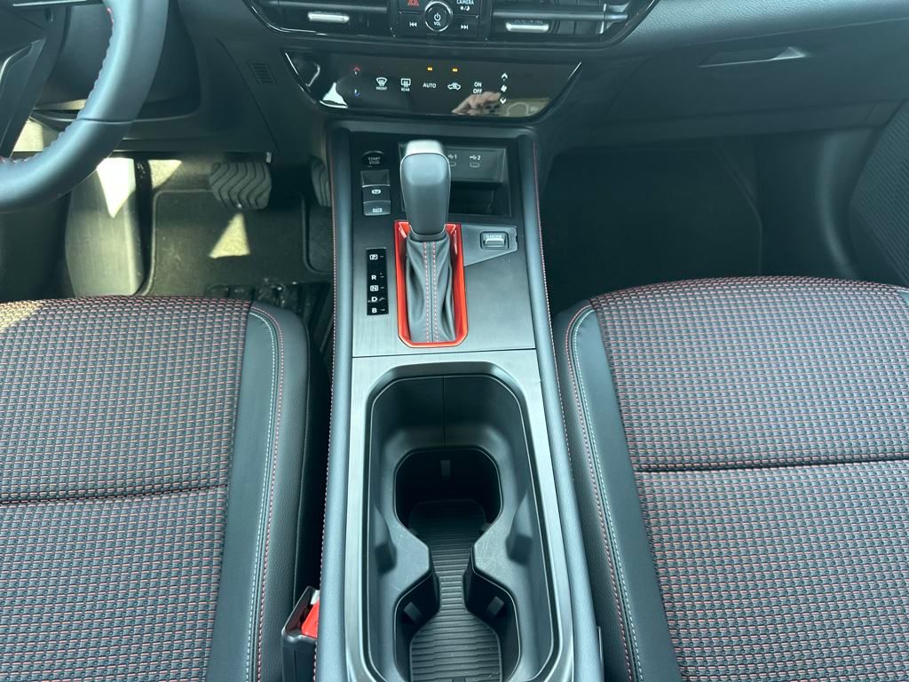 2025 Nissan Kicks SR photo