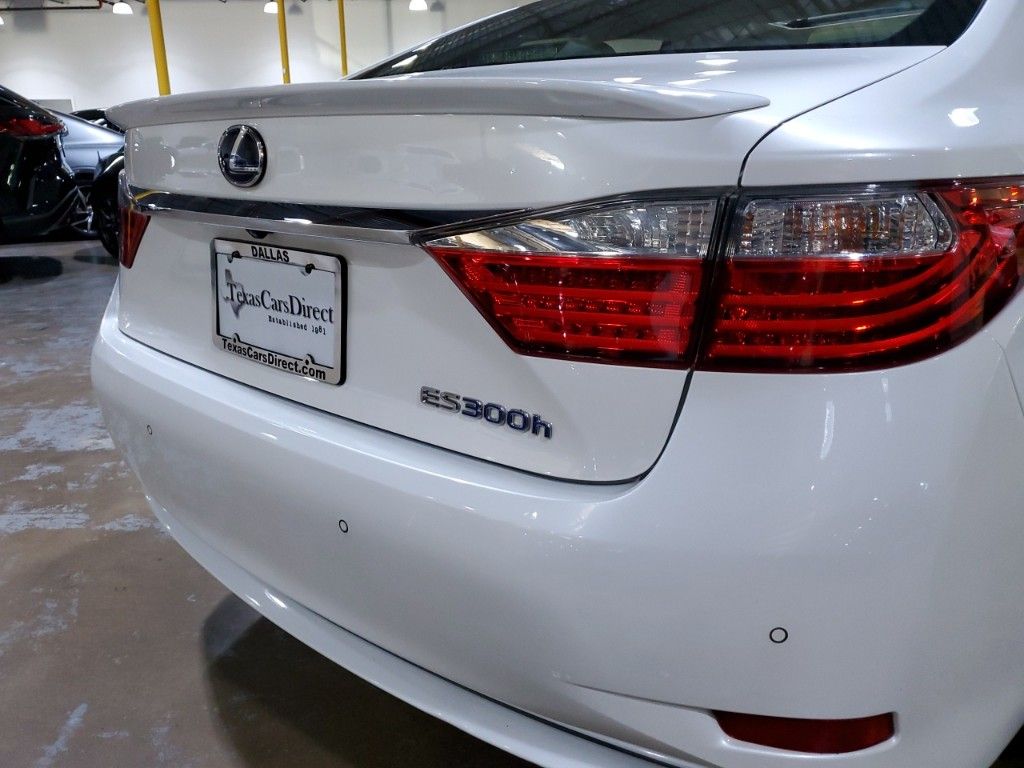 2013 Lexus ES 300h 39