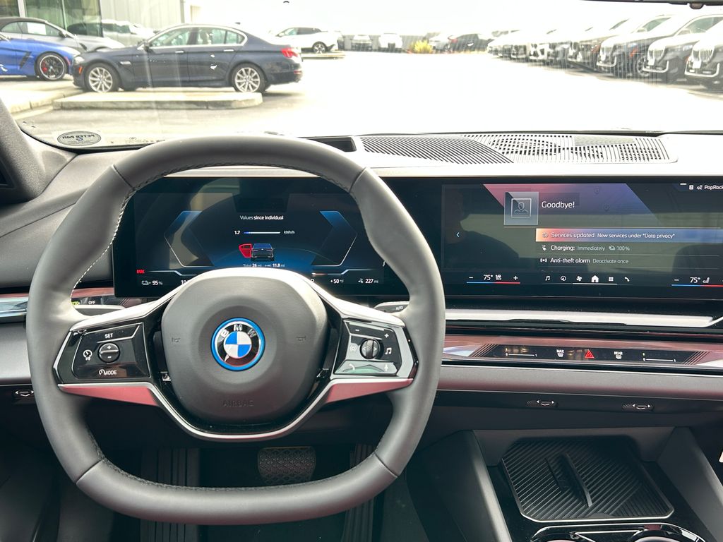 2025 BMW i5 xDrive40 18