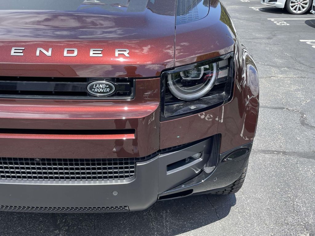 New 2026 Red Land Rover X-Dynamic SE image 7