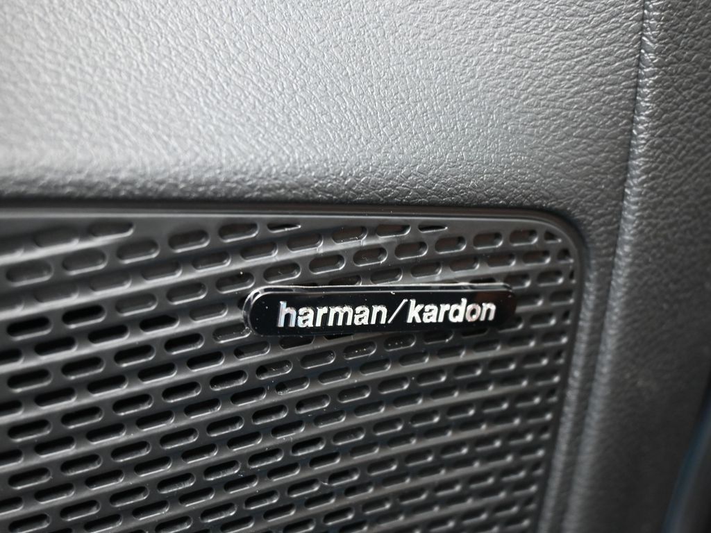 New 2026 Diamond Black Crystal Pearlcoat Chrysler Pinnacle image 30