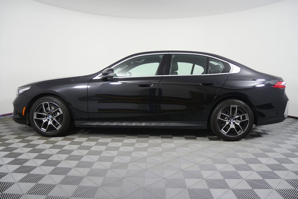 Thumbnail: 2026 BMW 5 Series - 6
