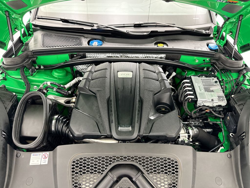 Thumbnail: 2024 Porsche Macan - 28