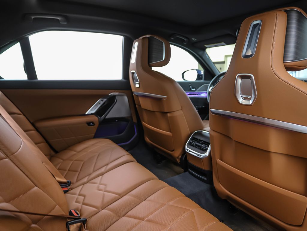 Thumbnail: 2024 BMW 7 Series - 24