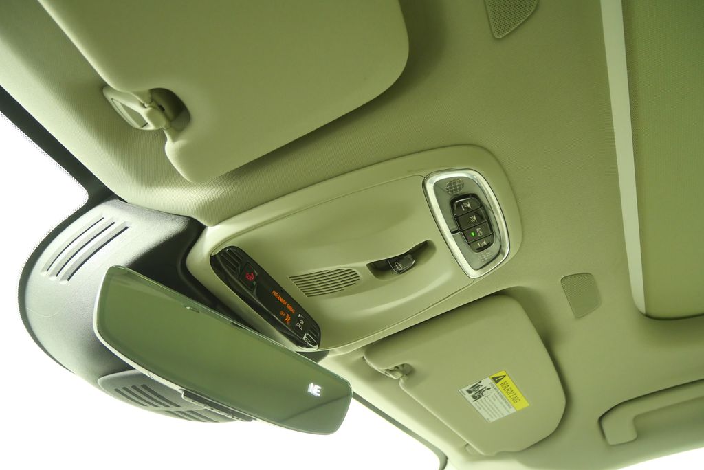 Thumbnail: 2021 Volvo XC60 - 21