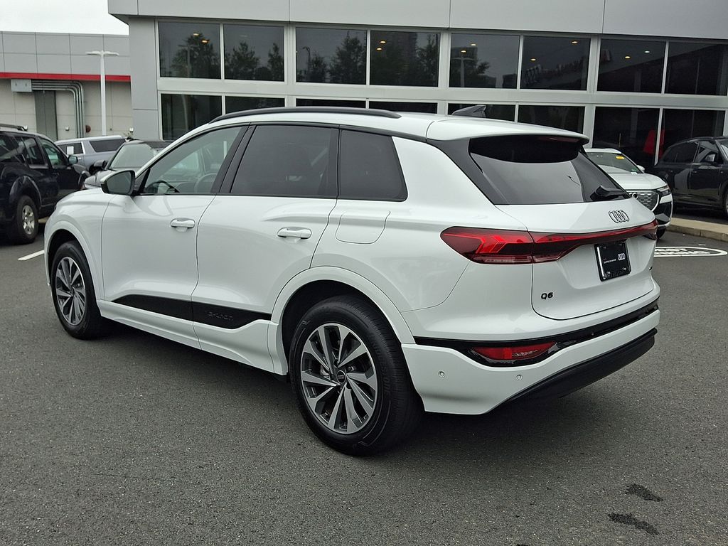 Thumbnail: 2025 Audi Q6 e-tron - 6