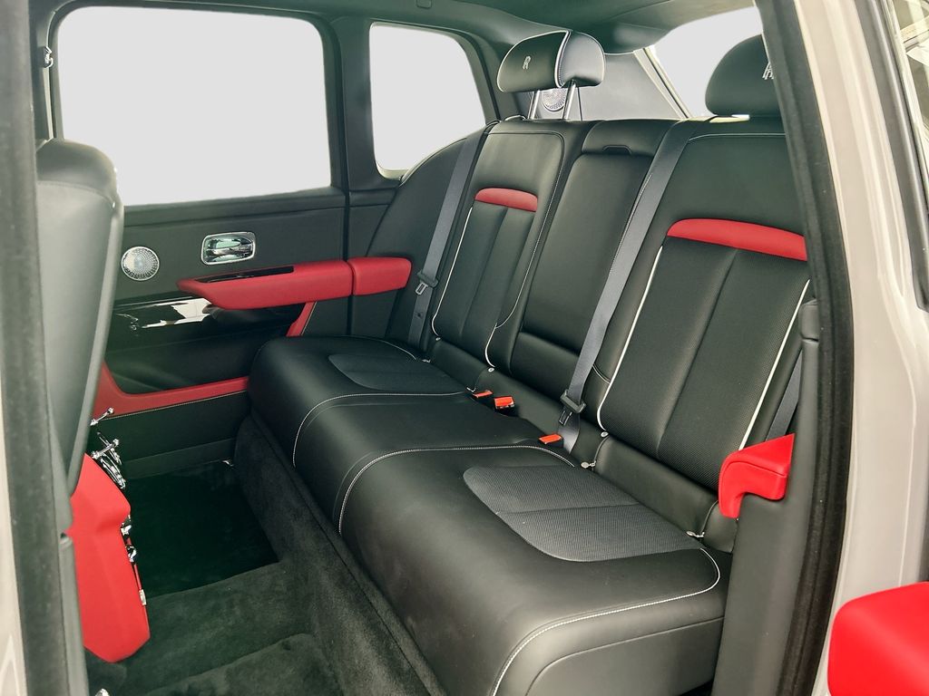 Thumbnail: 2027 Rolls-Royce Cullinan - 20