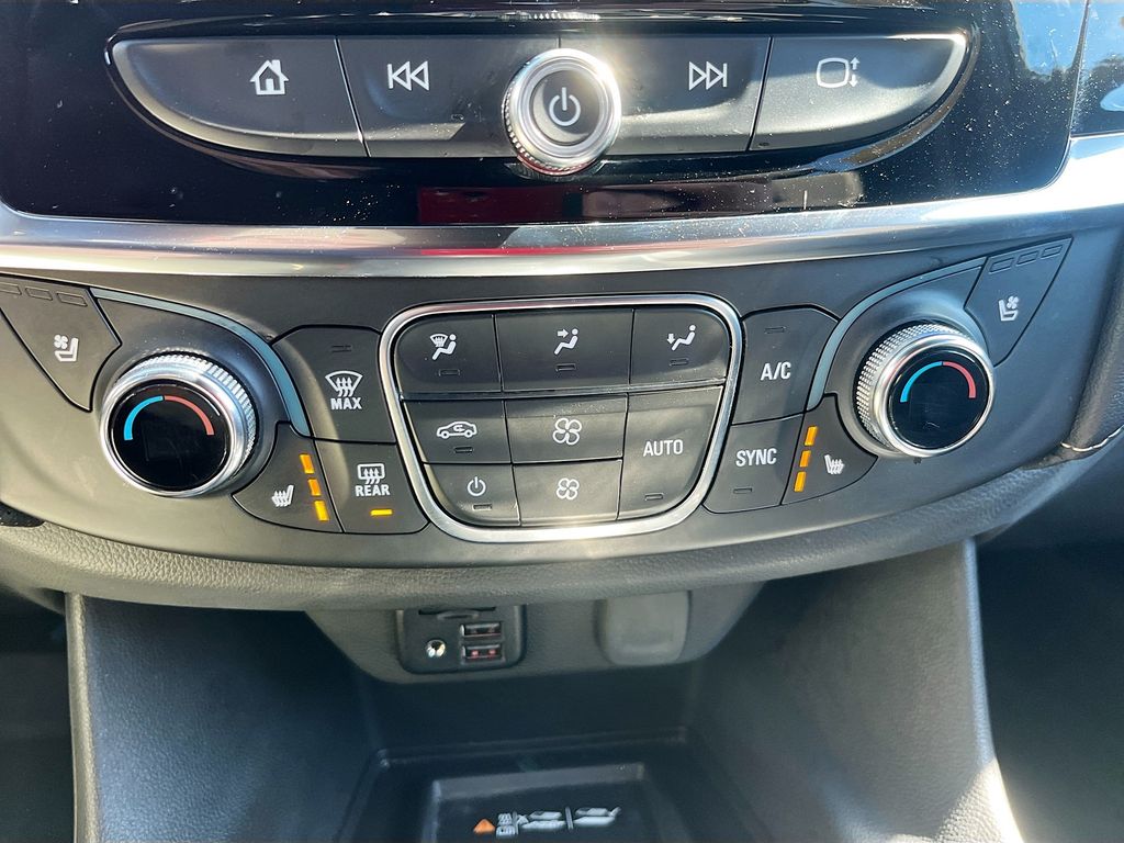 Used 2023 Red Chevrolet Premier image 21