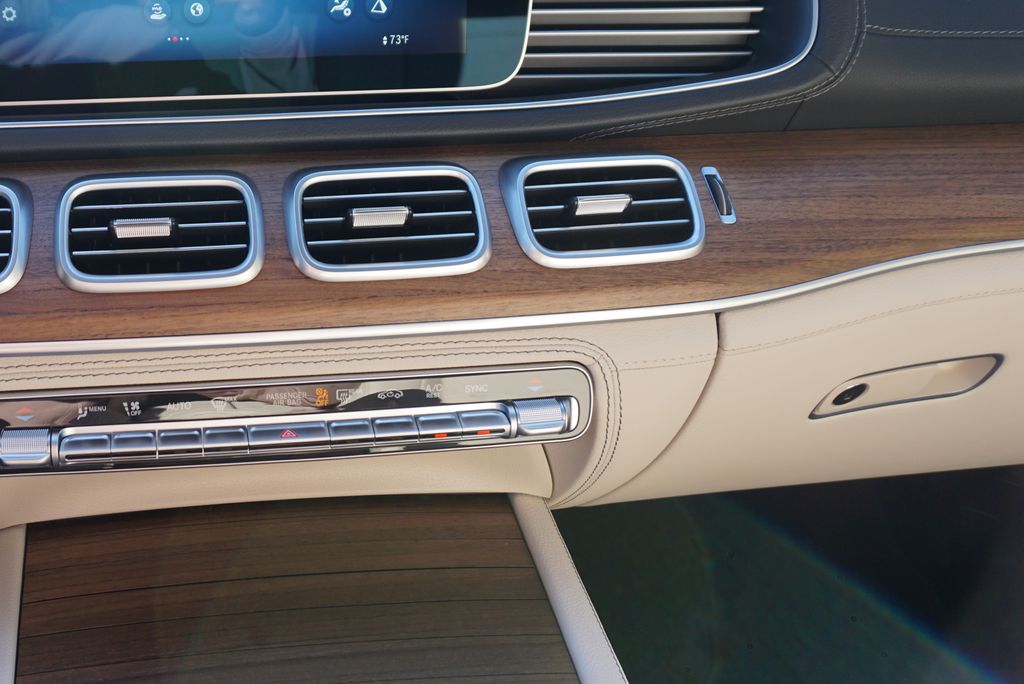 Thumbnail: 2026 Mercedes-Benz GLE - 28