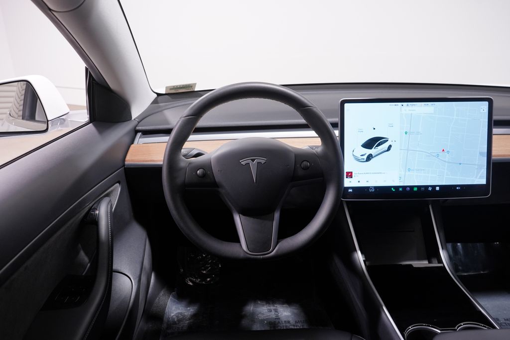 2020 Tesla Model 3 Standard Range Plus 11