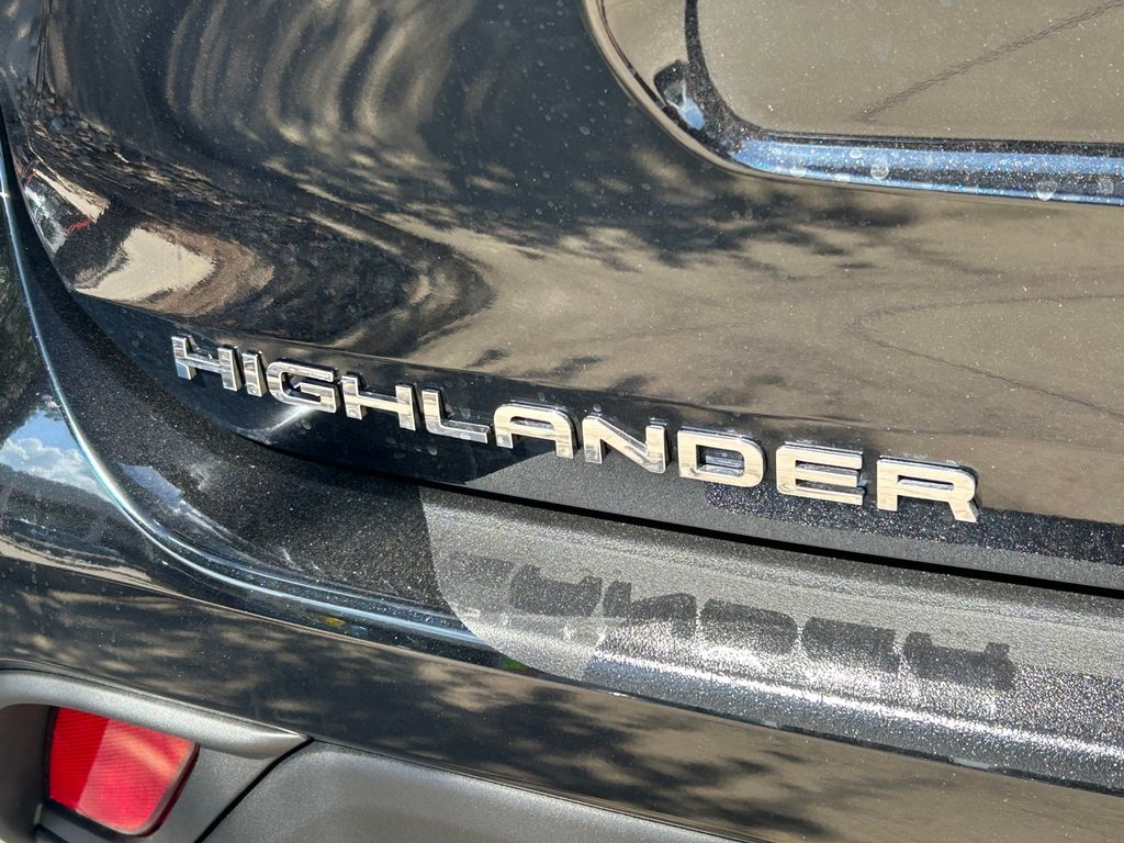 New 2026 Toyota Highlander Hybrid SUV