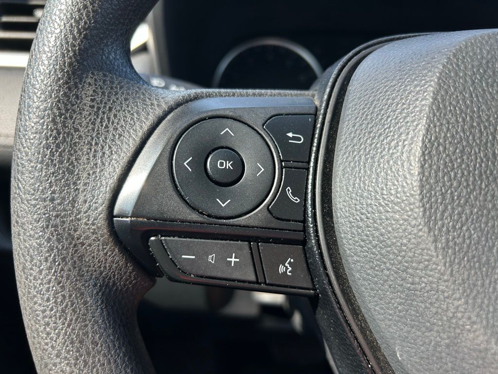 2021 Toyota RAV4 LE 19