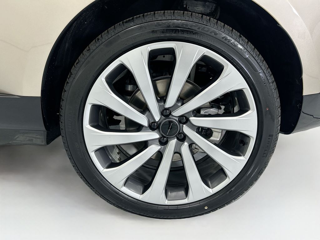 Thumbnail: 2026 Land Rover Range Rover - 30