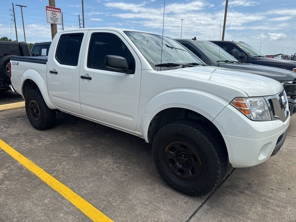Glacier White 2019 Nissan Frontier SV V6 Crew Cab 4WD Pickup Truck Four-Wheel Drive 5-Speed Automatic Overdrive