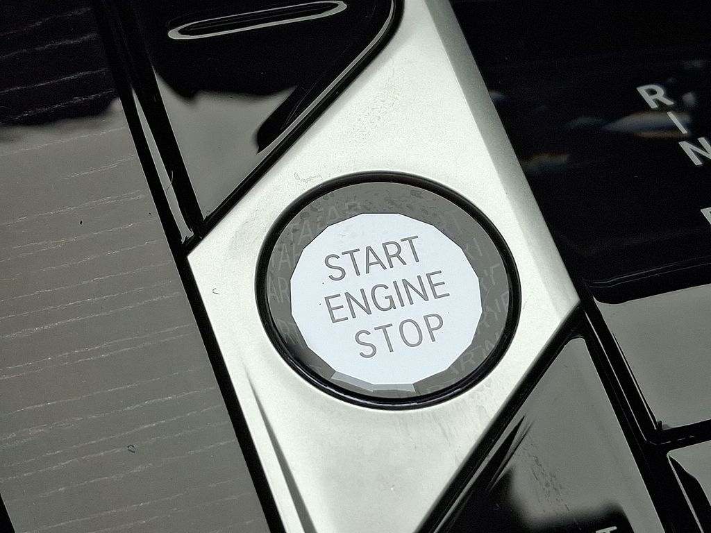 Thumbnail: 2025 BMW X5 - 25