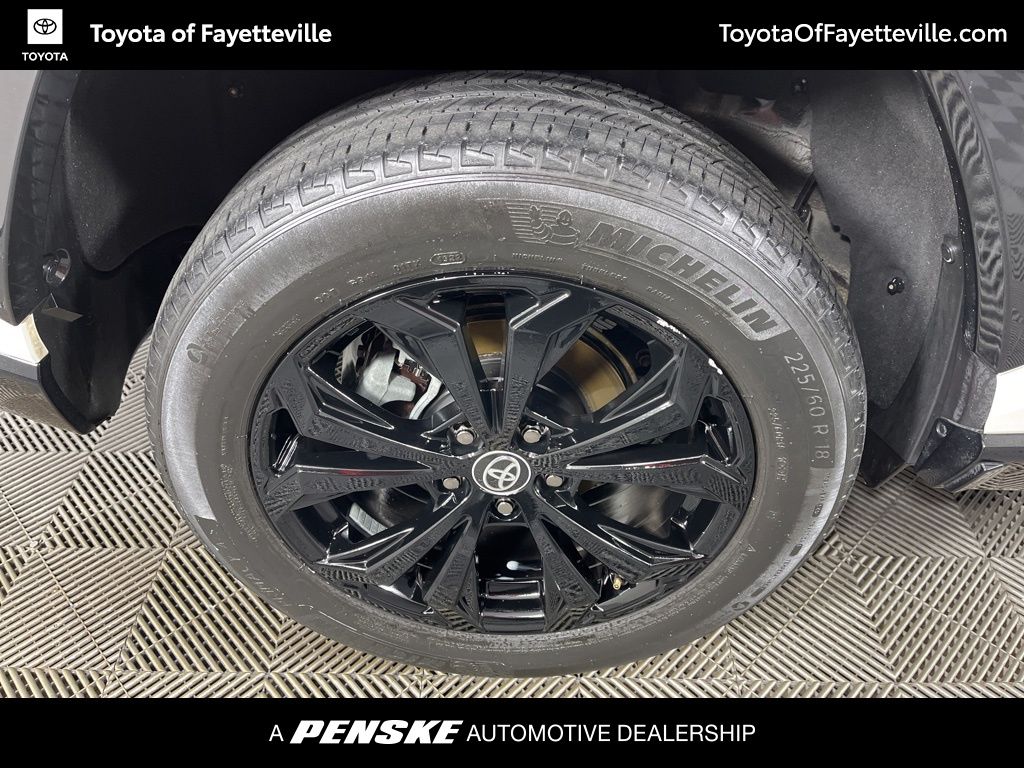 Thumbnail: 2022 Toyota RAV4 - 11