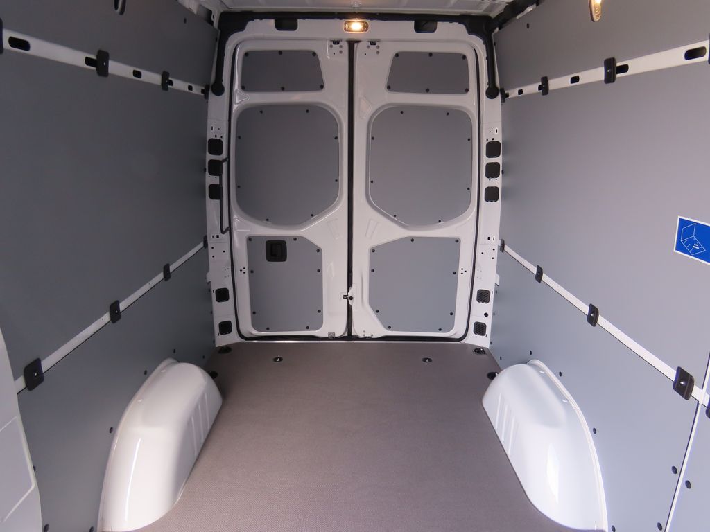 Thumbnail: 2025 Mercedes-Benz Sprinter - 28