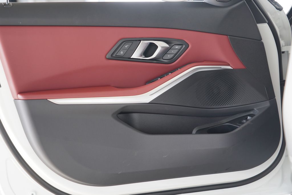Thumbnail: 2026 BMW 3 Series - 9