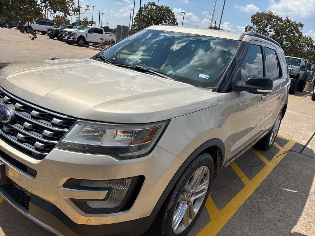 2017 Ford Explorer XLT Gold at Autostrade