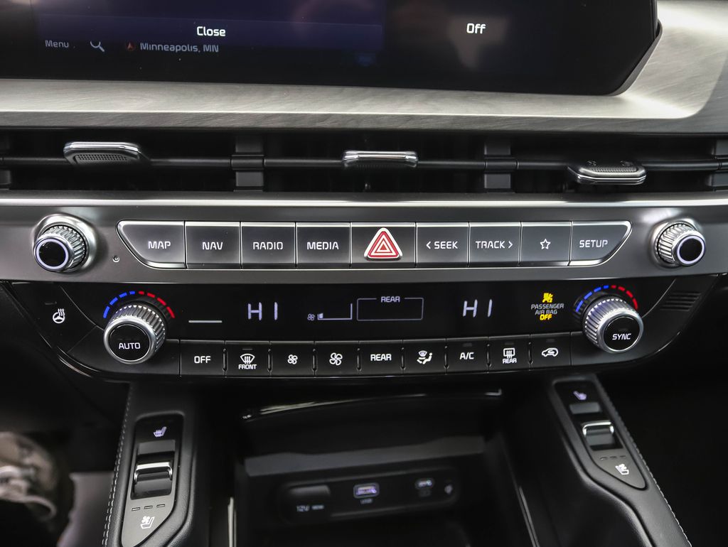 Thumbnail: 2023 Kia Telluride - 19