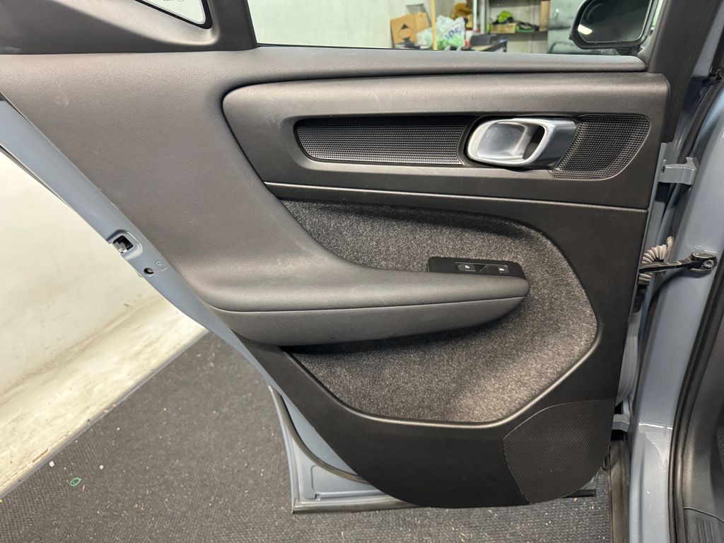 2022 Volvo XC40 Momentum