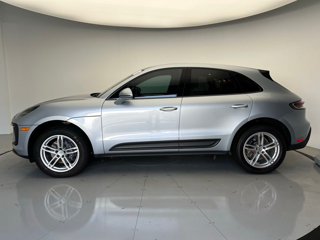 2023 Porsche Macan Base 9