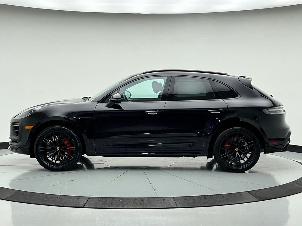 Thumbnail: 2024 Porsche Macan - 2