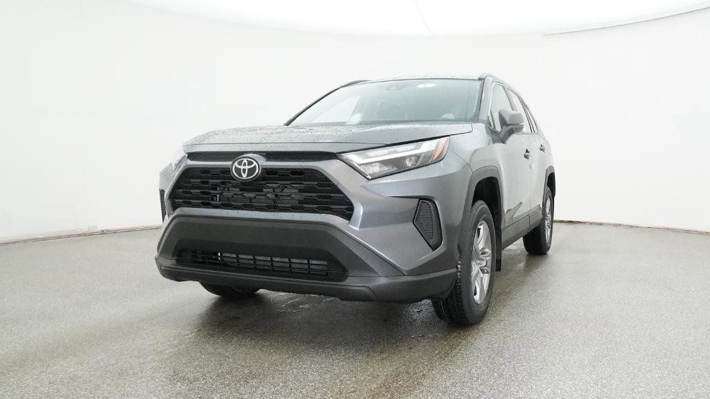 2025 Toyota RAV4 XLE 26