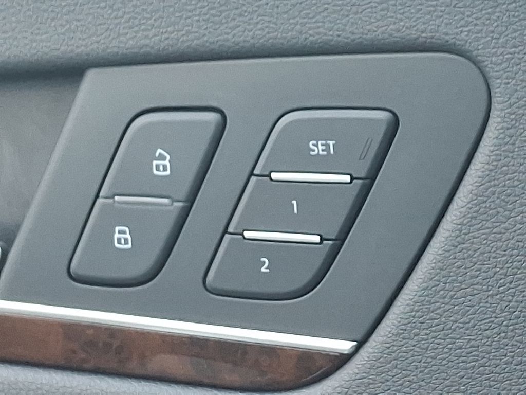 Thumbnail: 2018 Audi Q5 - 26
