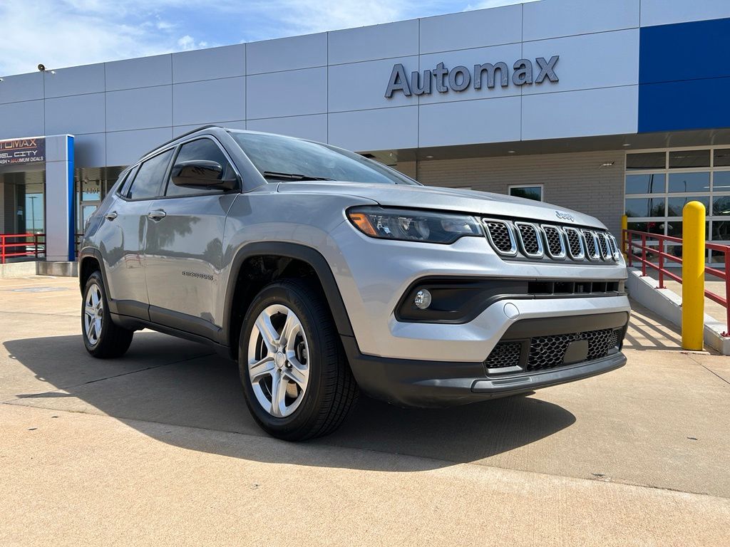 Baltic Gray Metallic Clearcoat 2024 Jeep Compass SUV / Crossover Four-Wheel Drive 8-Speed Automatic