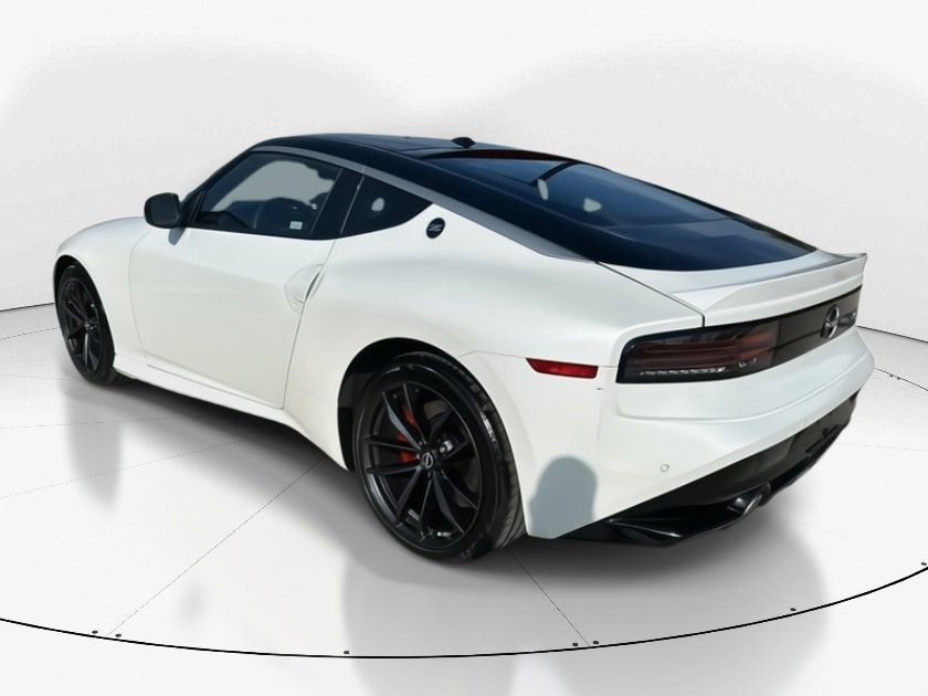 2024 Everest White Pearl Tricoat/Super Black Nissan Z Performance RWD Coupe