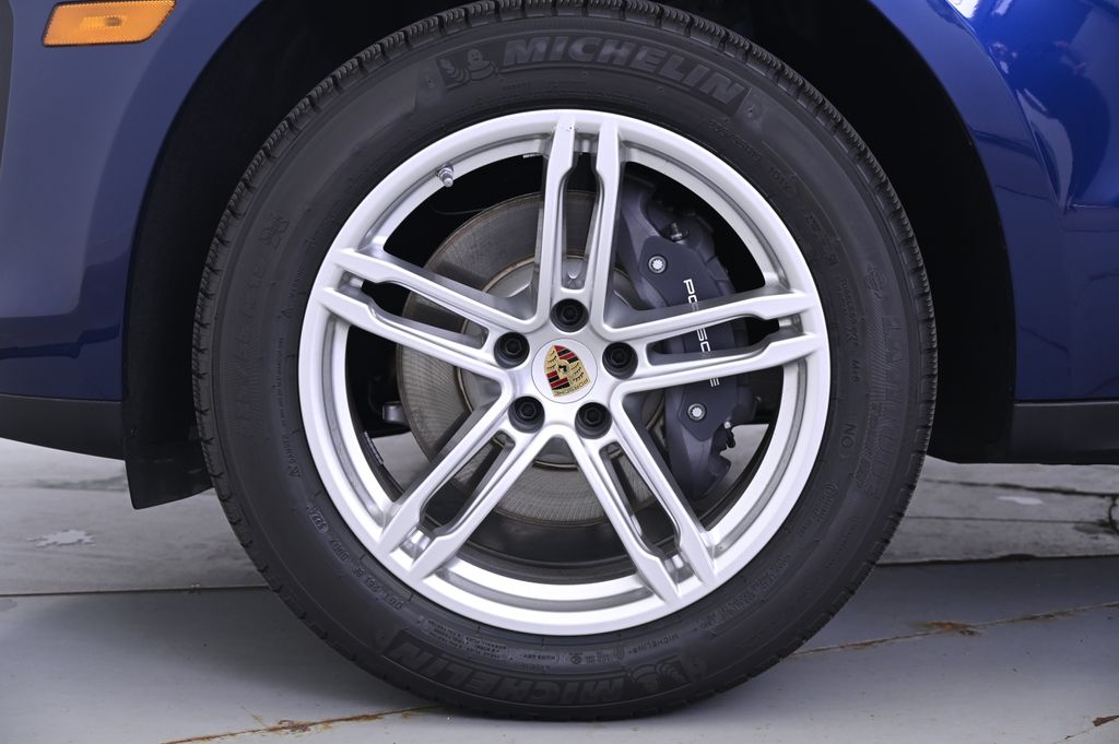 Thumbnail: 2025 Porsche Macan - 11