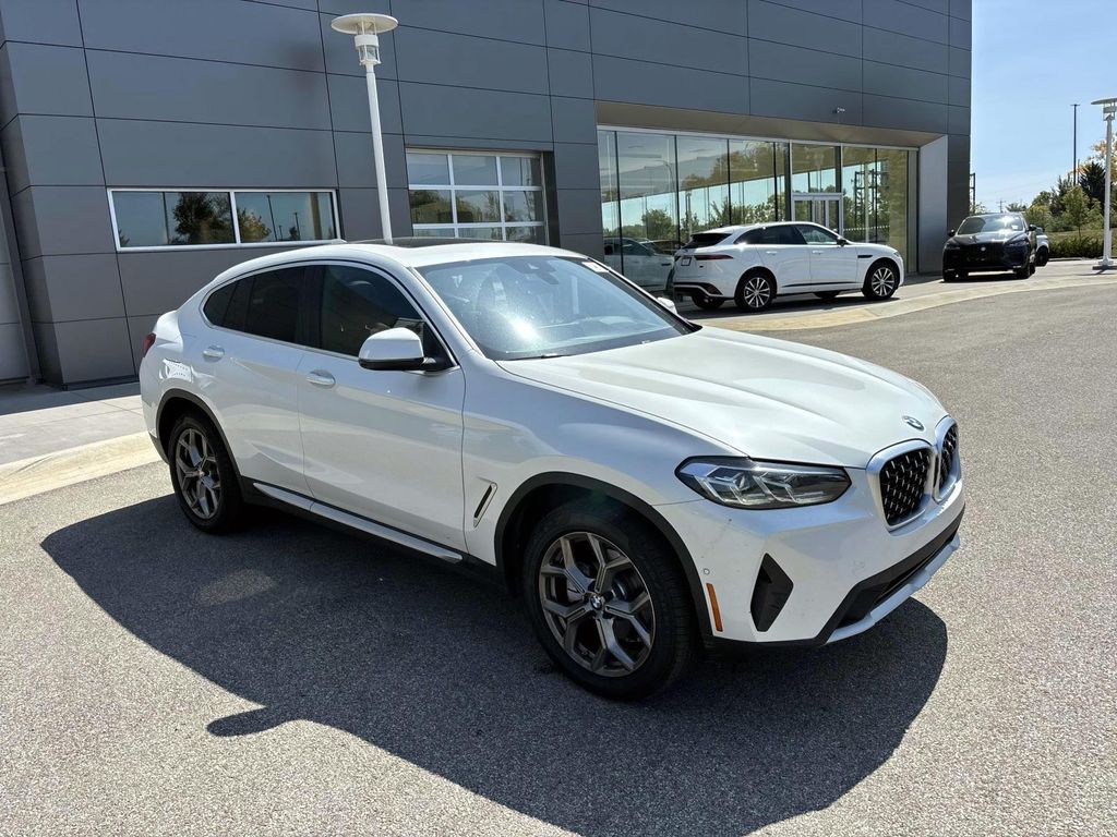/2025 BMW X4