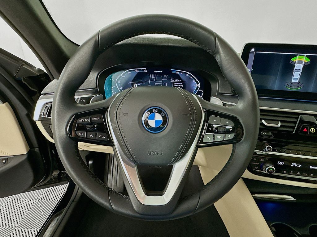 Thumbnail: 2023 BMW 5 Series - 11