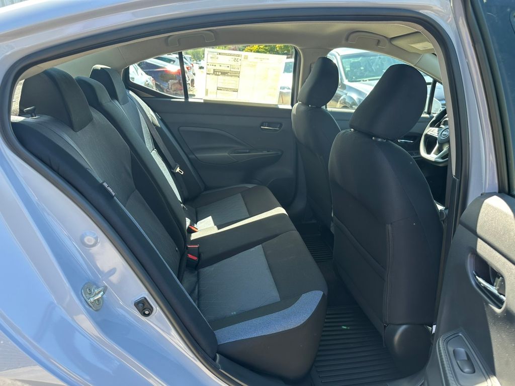 2025 Nissan Versa 1.6 SV