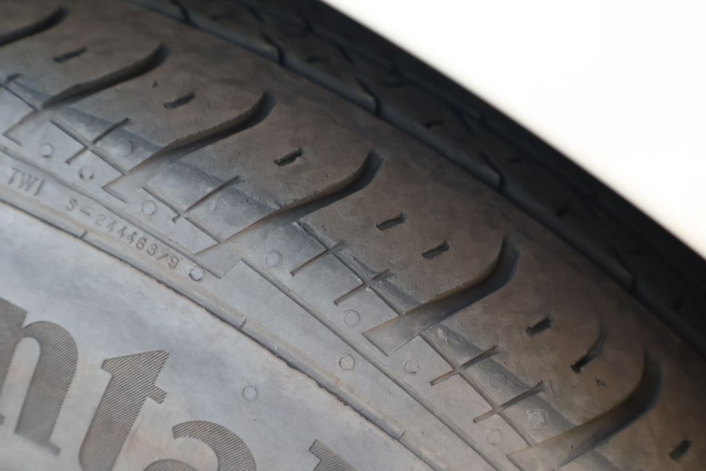 Thumbnail: 2022 Porsche Taycan - 6