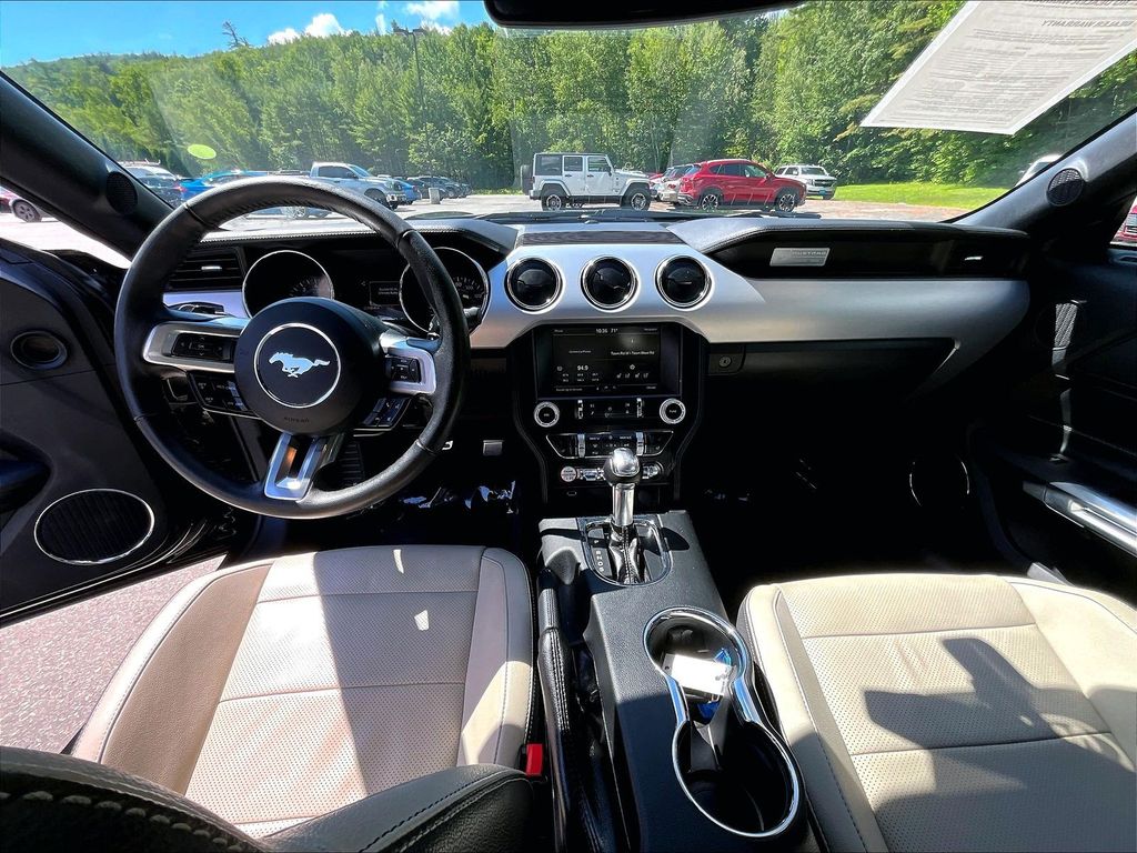 2015 Ford Mustang — photo 21