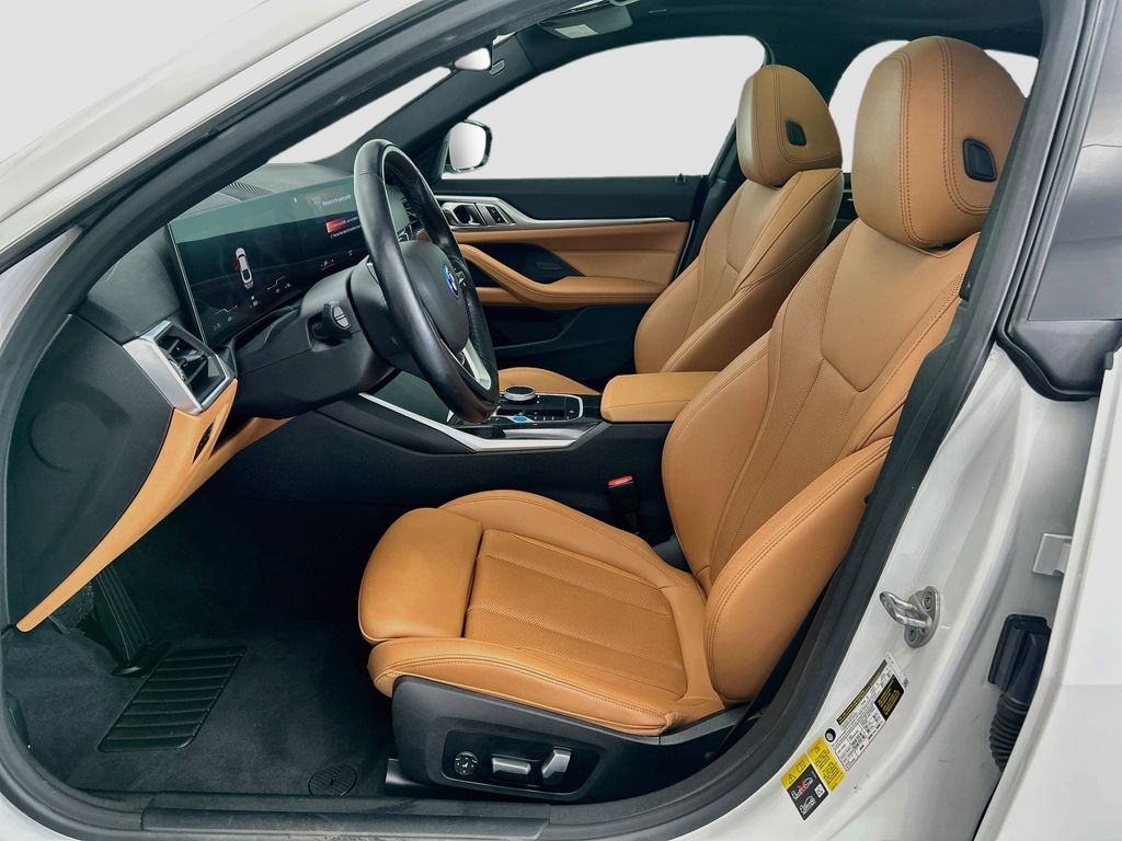 Thumbnail: 2023 BMW i4 - 18