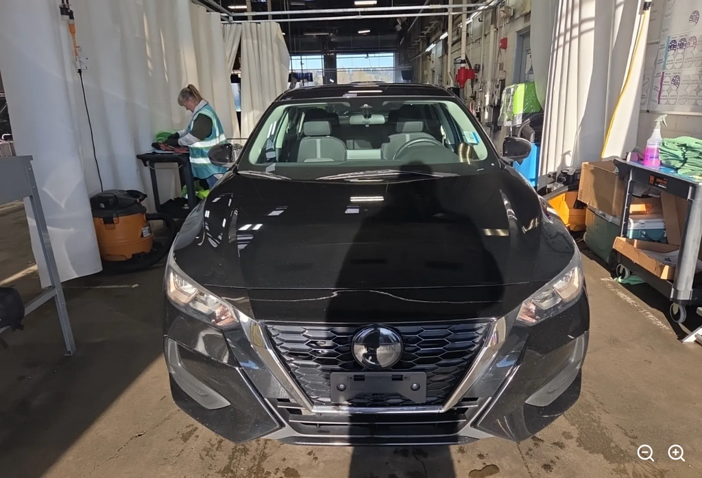 View vehicle photo 3