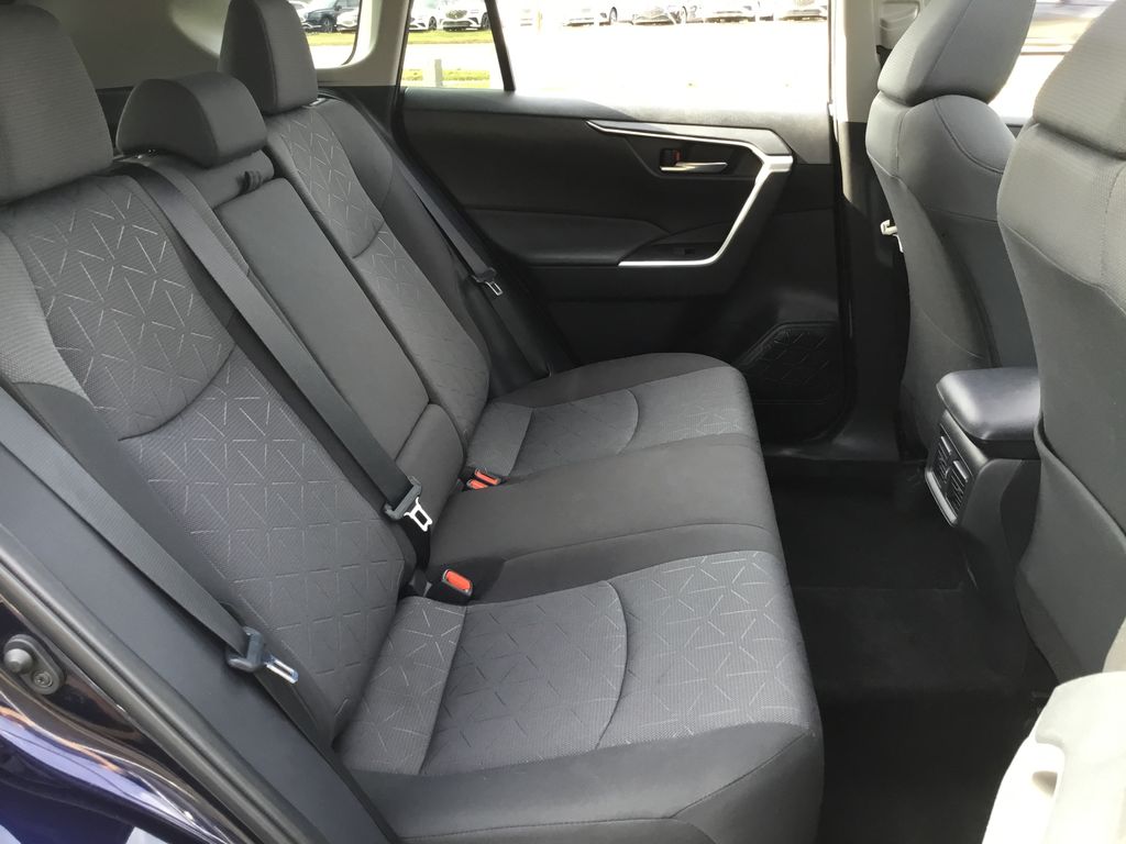 Thumbnail: 2022 Toyota RAV4 - 15