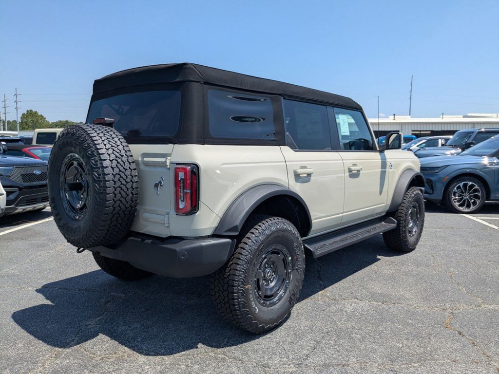 2025 Ford Bronco Outer Banks