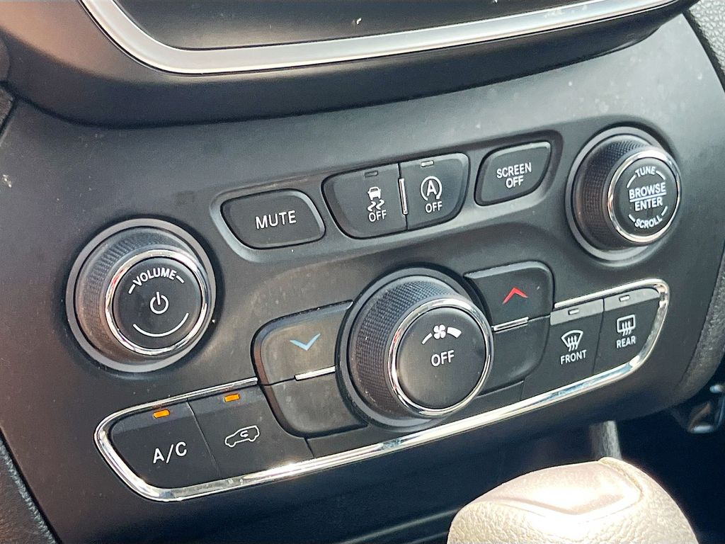 2021 Jeep Cherokee Latitude Red at Emmons Autoplex