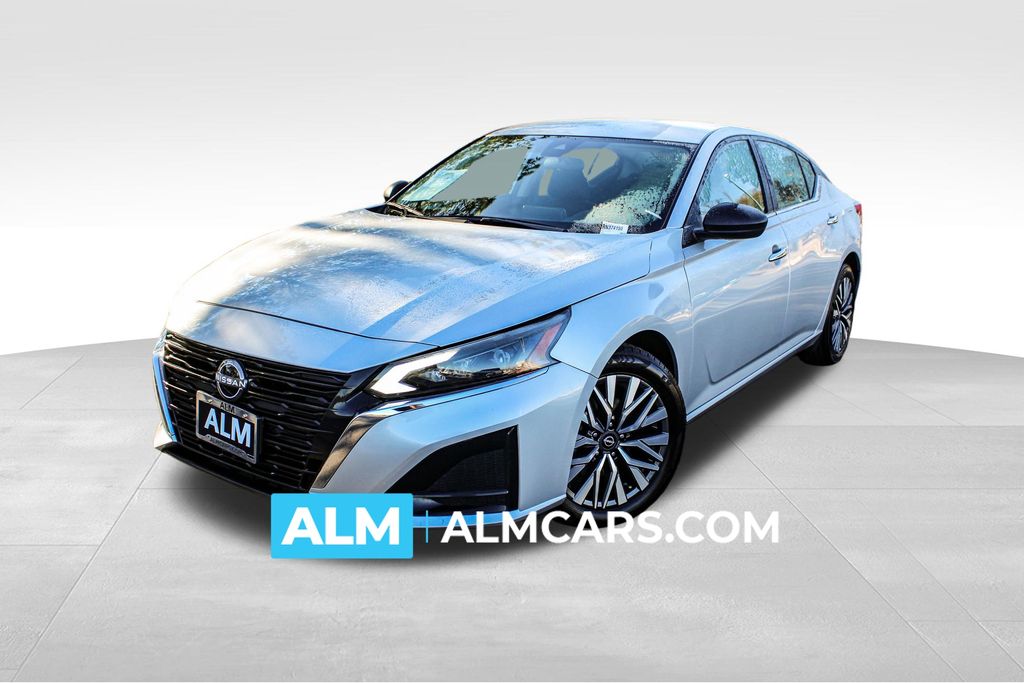 Brilliant Silver Metallic 2024 Nissan Altima 2.5 SV FWD Sedan Front-Wheel Drive Continuously Variable Transmission