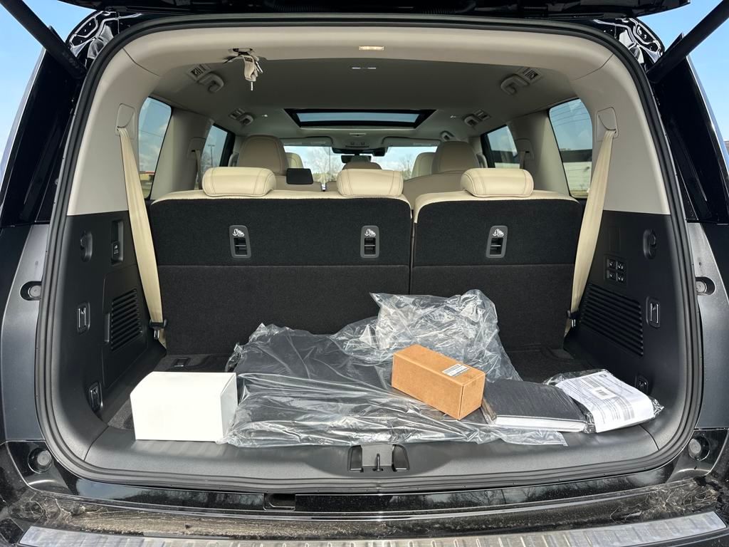 2025 Nissan Armada Platinum photo