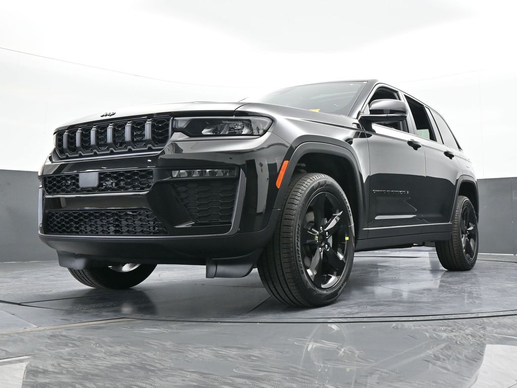 New 2026 Diamond Black Crystal Pearlcoat Jeep Limited image 50