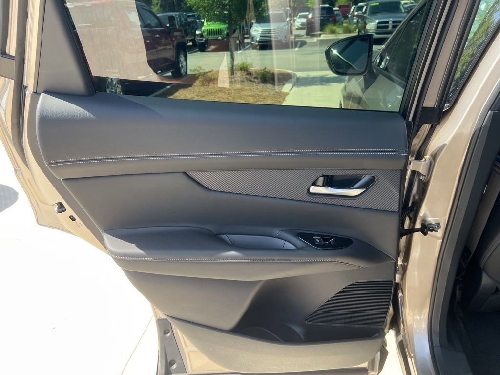 2025 Champagne Silver Metallic Nissan Murano SL AWD SUV