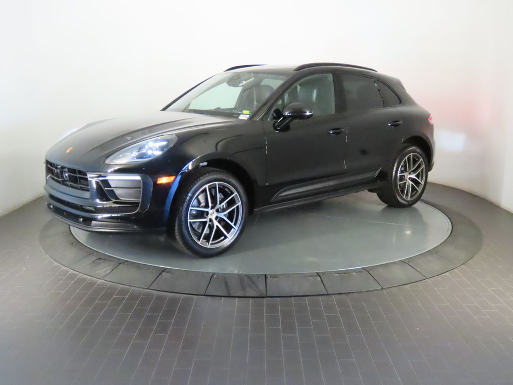 Thumbnail: 2026 Porsche Macan - 1