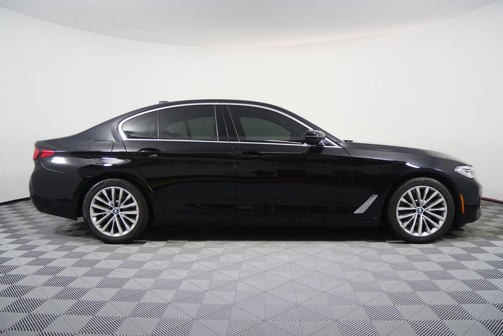 Thumbnail: 2023 BMW 5 Series - 2