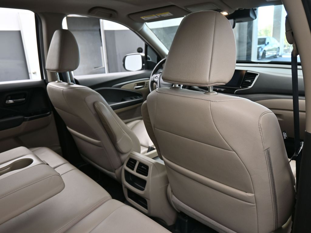 Used 2023 Platinum White Pearl Honda RTL image 46